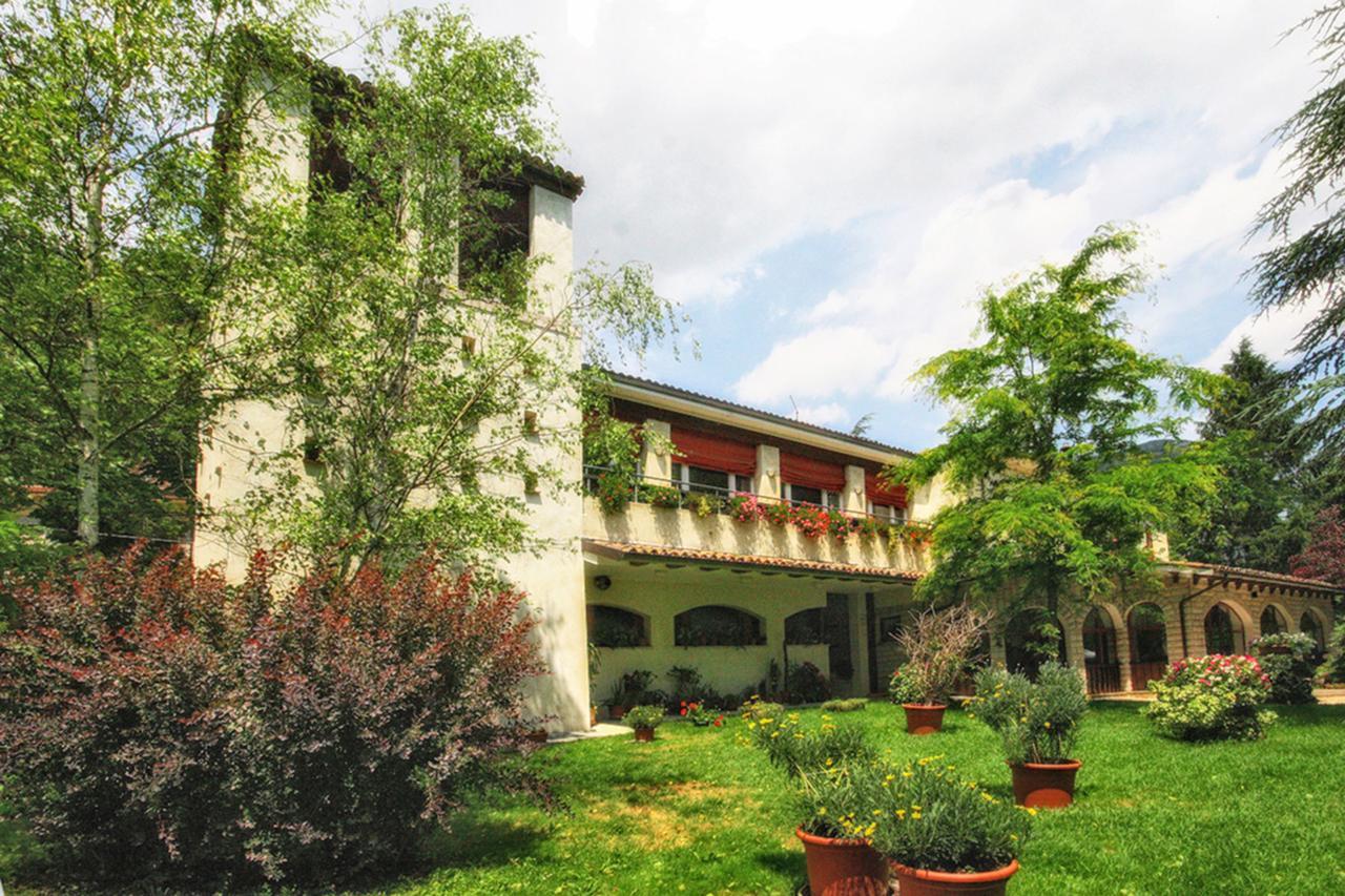 Albergo La Ginestra Acqualagna Esterno foto